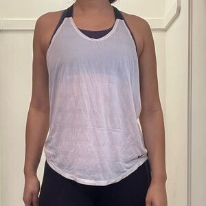🔥 Stylish Nike Tank Top – Women’s Size Medium 🔥